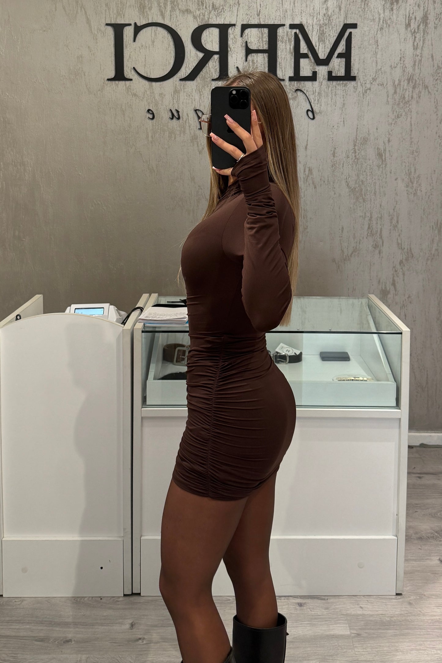 Belen braunes Kleid