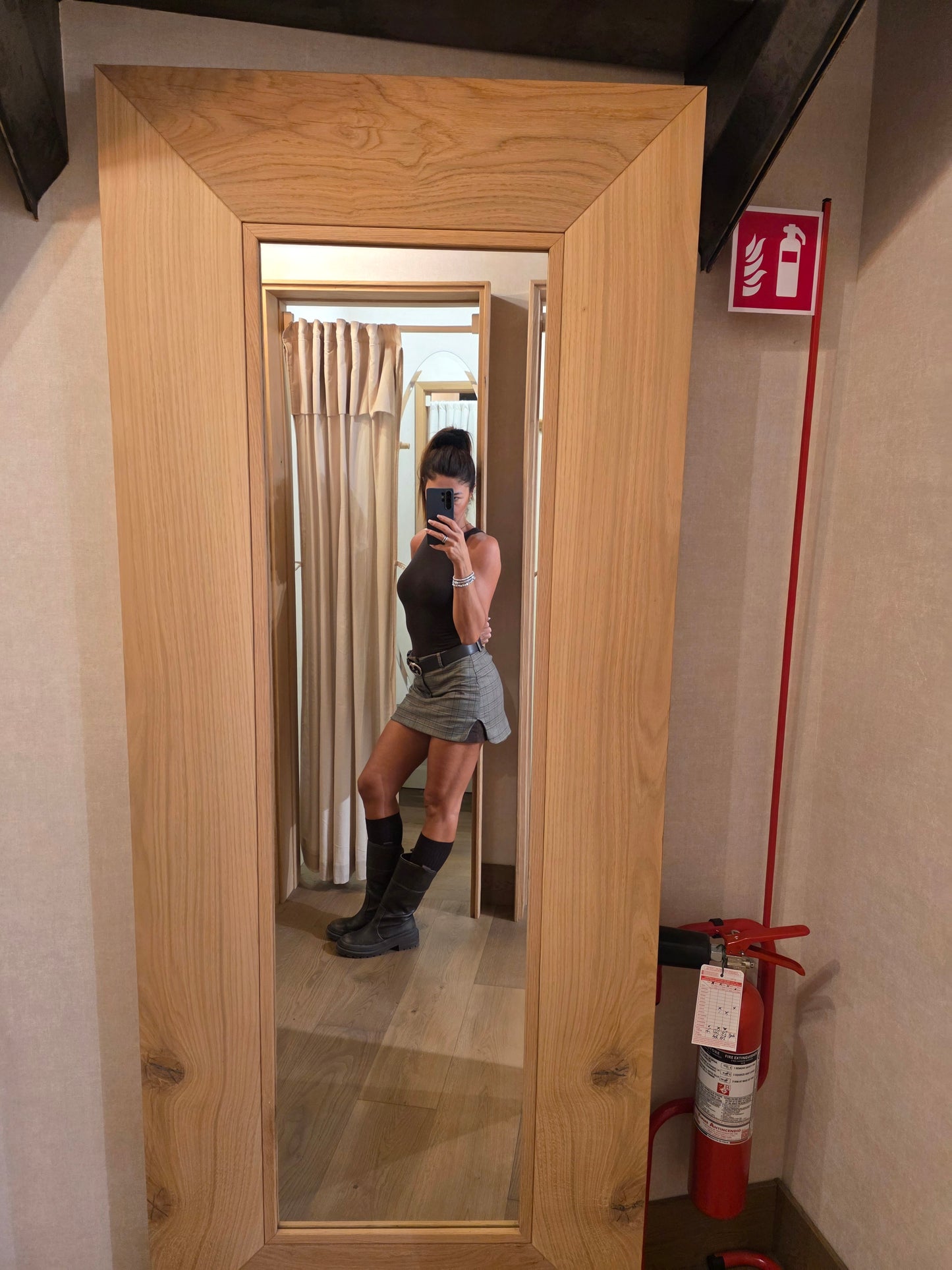 Shorts / Gonna