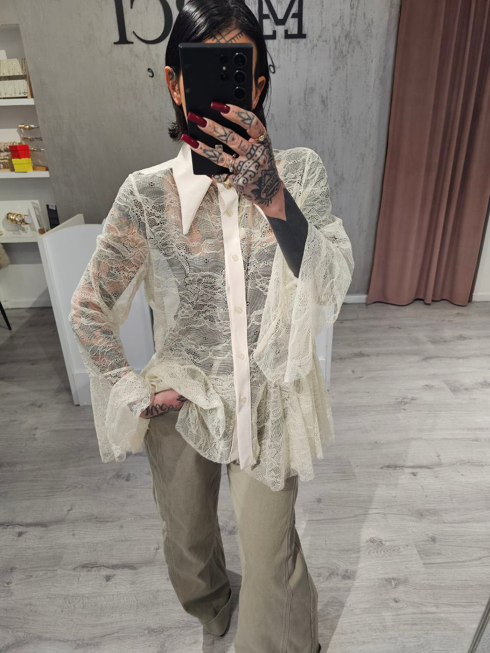 Romantisches Hemd Beige