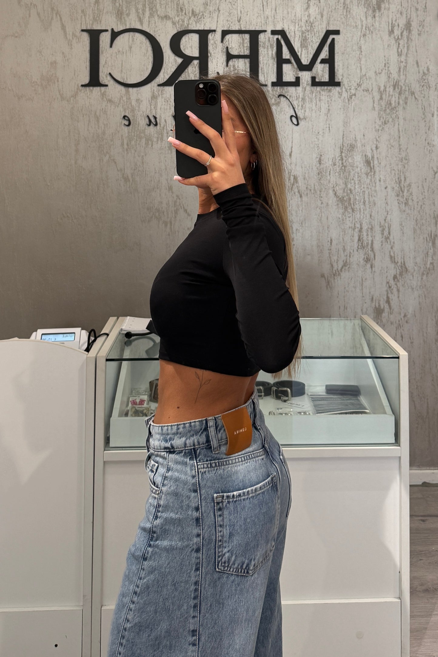 Maglia LUMINA crop nera