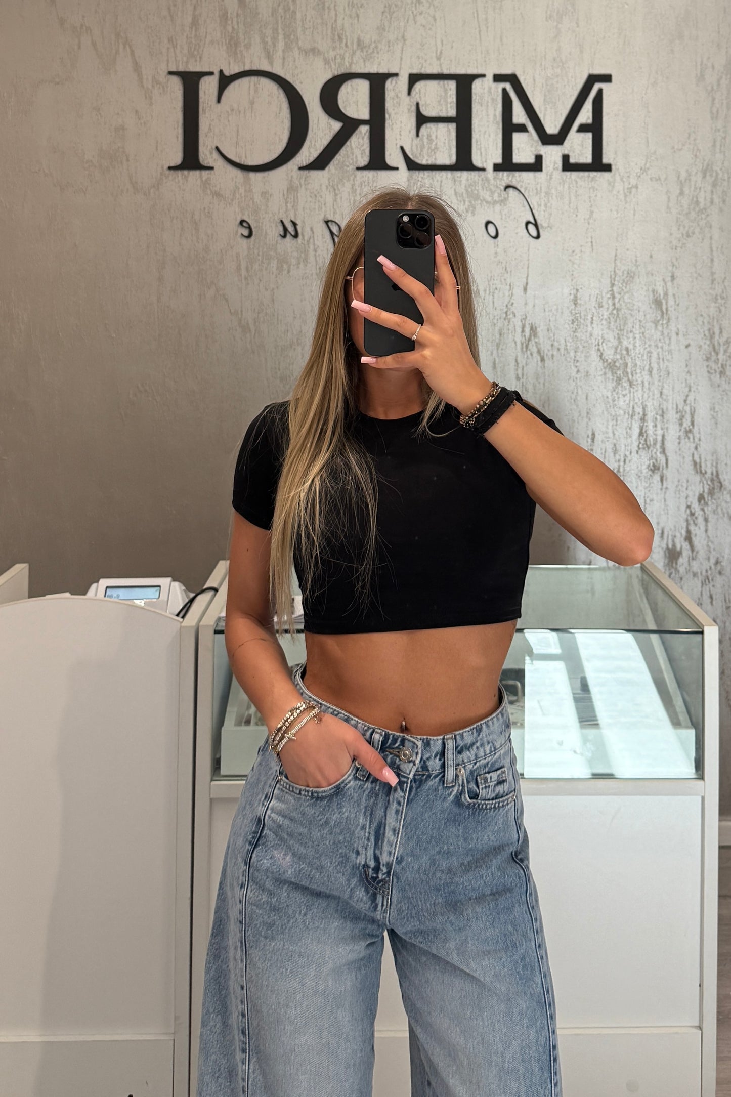 T-shirt LUMINA crop nera